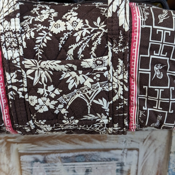 Vera Bradley "Imperial Toile" Retired, Barrel Bag - Picture 2 of 9